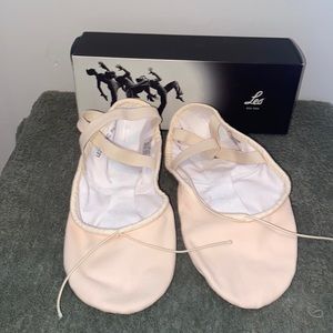 Leo’s Split Sole Ballet Dance shoes Pale Pink size 9.5